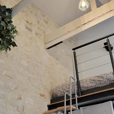 Marais Menilmontant Apartment Paris